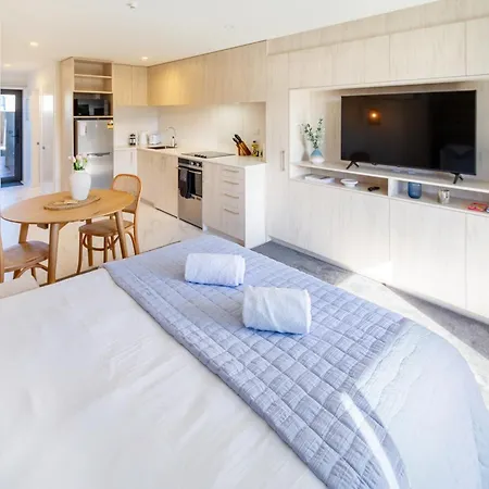 Downtown Delight: Studio At 8 Wilmer With Backyard Christchurch Exterior photo
